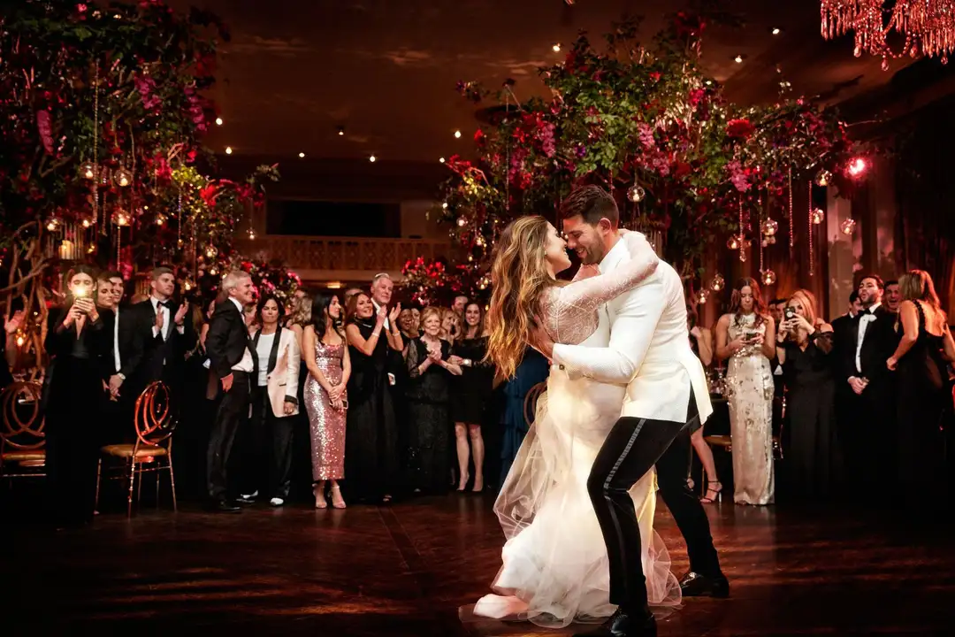 Wedding Songs from the 1970s for Your First Dance