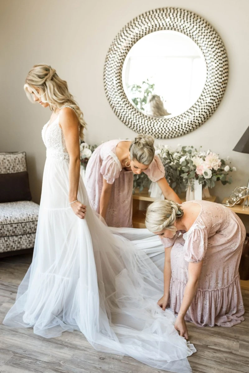 Your Guide to Wedding Undergarments and Shapewear - Inside Weddings